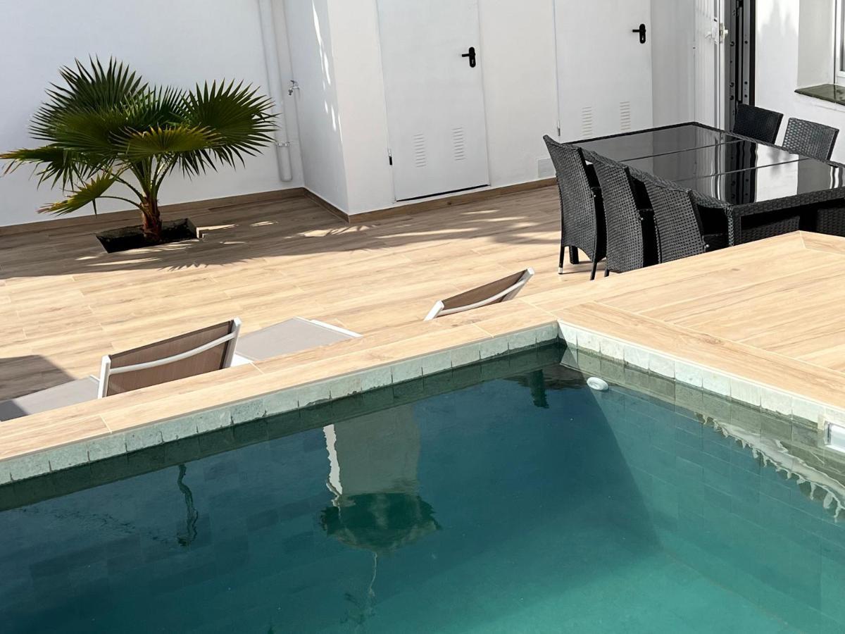 Karibu beach&pool Marbella Bagian luar foto