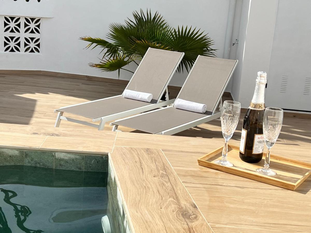 Karibu beach&pool Marbella Bagian luar foto